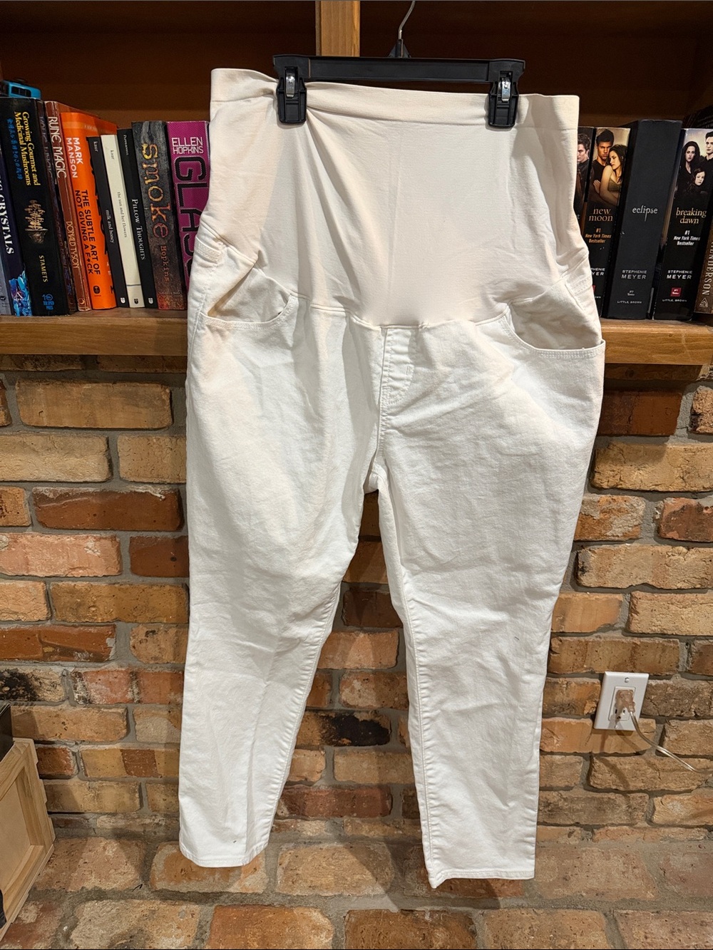 Old Navy White Maternity Pull-On Jeans - Comfortable Everyday Stretch Sz 16S